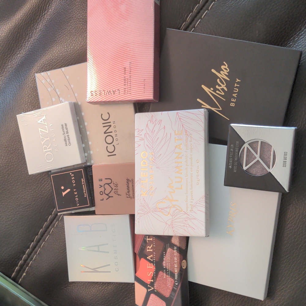 Lot of various eyeshadow palette